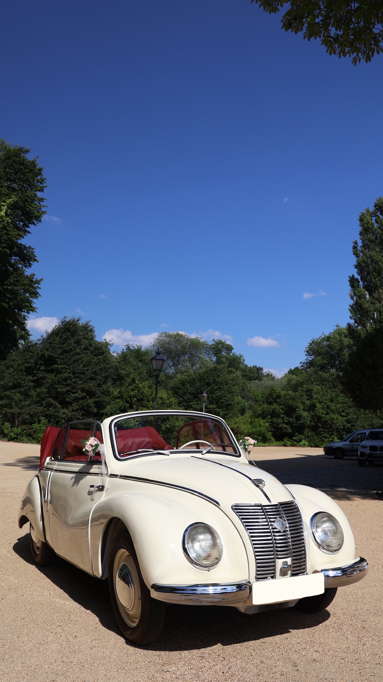IFA F9 Cabrio - Perfekt für romantische Hochzeitsfahrten