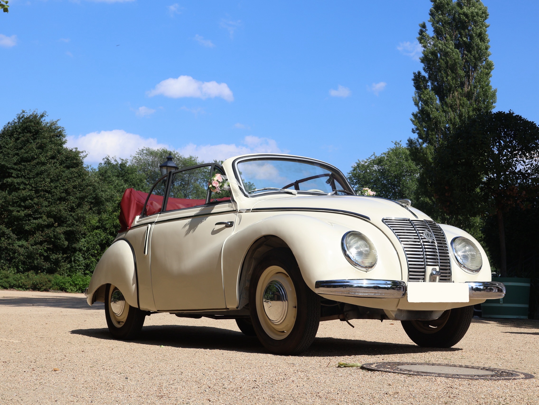 IFA F9 Cabrio - Hochzeitsfahrzeug mit historischer Eleganz