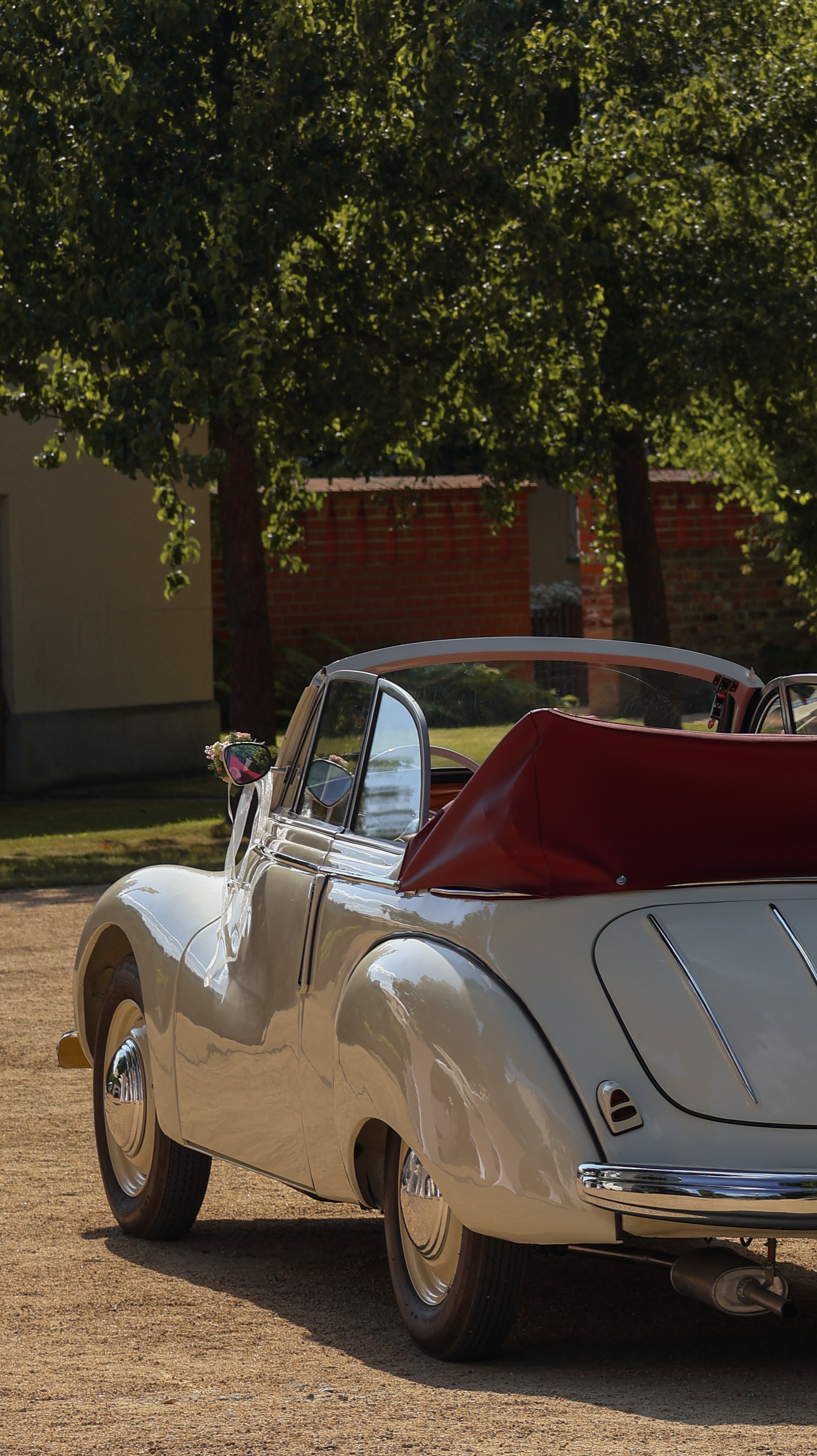 IFA F9 Cabrio - Perfekt für stilvolle Hochzeitsfahrten